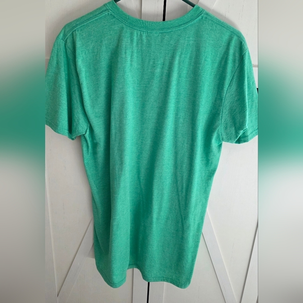 Gildan Festive Green Christmas Tee - Picture 3 of 3